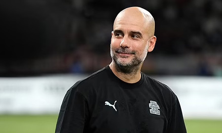 Pep Guardiola lấp lửng gia hạn với Man City