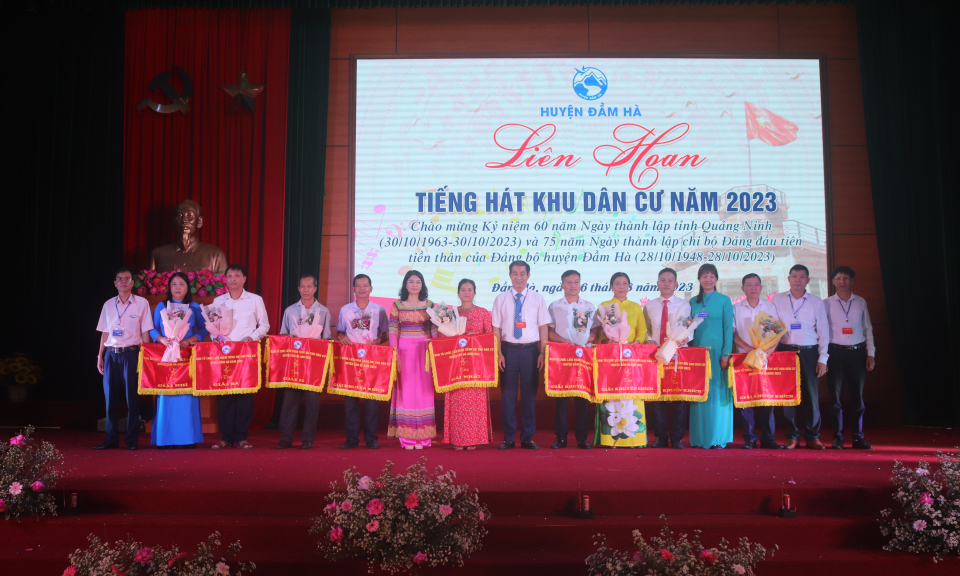 Sôi nổi Liên hoan tiếng hát khu dân cư huyện Đầm Hà năm 2023