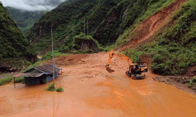 Thủ tướng: Khắc phục hậu quả mưa lũ ở miền núi và trung du Bắc Bộ