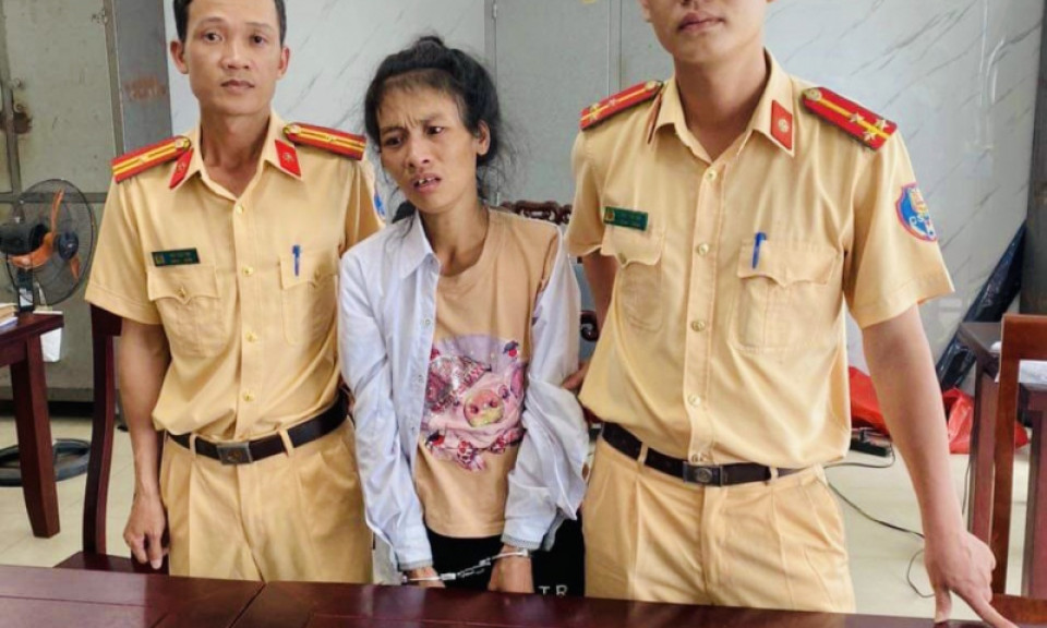 CSGT bắt đối tượng vận chuyển 1.000 viên ma tuý tổng hợp