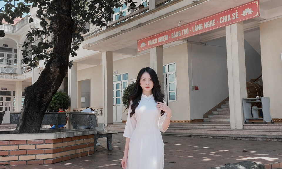 Phạm Vũ Quỳnh Trang - Nữ sinh giỏi tiếng Anh nhờ tự học
