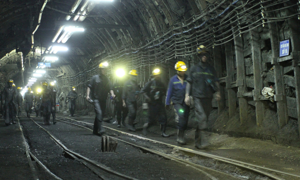 An early morning shift at Ha Lam mine