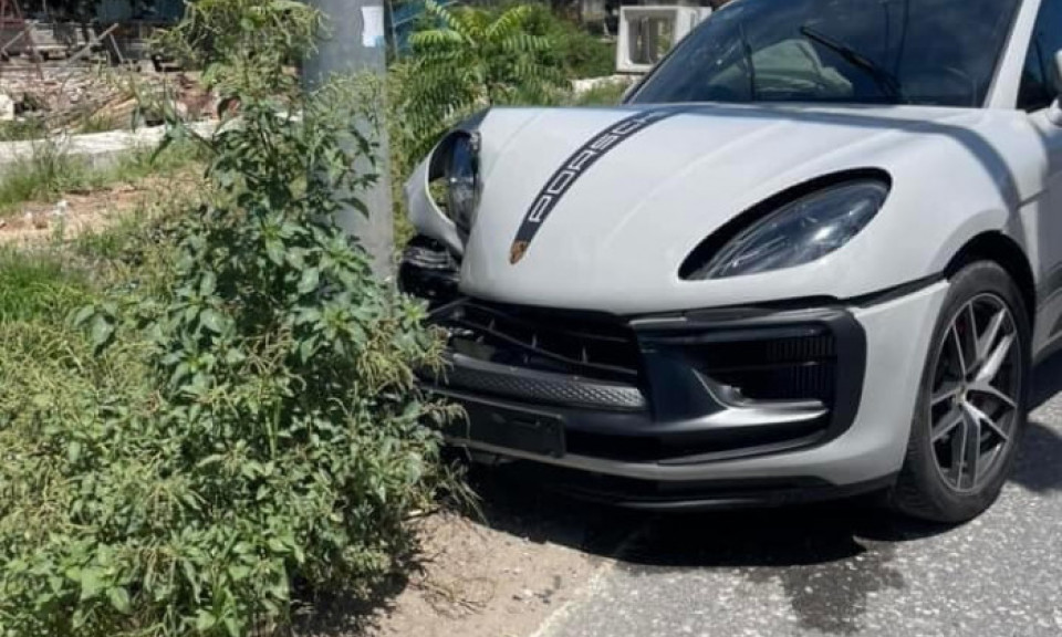 Xôn xao hiện trường vụ siêu xe Porsche gặp tai nạn bất ngờ ở Hưng Yên