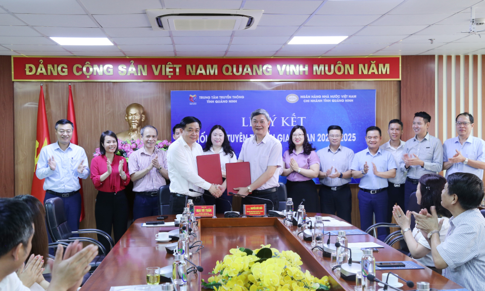  Ký kết quy chế phối hợp tuyên truyền lĩnh vực ngân hàng