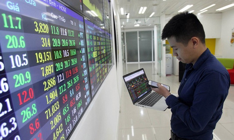 VN-Index advances slightly on August 8