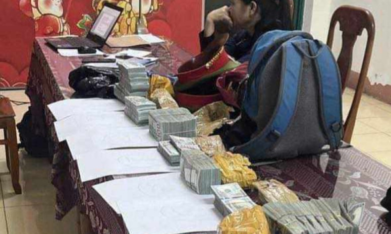Phát hiện vụ vận chuyển trái phép 410.000 USD trên xe khách