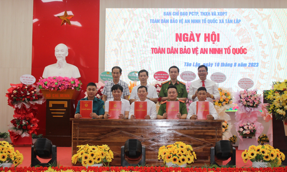Xã Tân Lập tổ chức Ngày hội toàn dân bảo vệ ANTQ