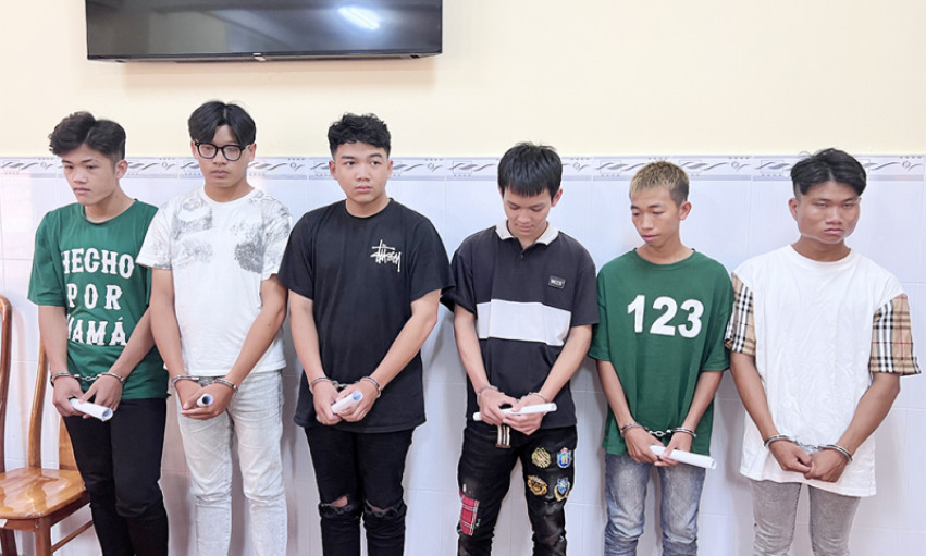 Khởi tố, bắt tạm giam nhóm đối tượng giết người trong “bão” sau chung kết AFF Cup