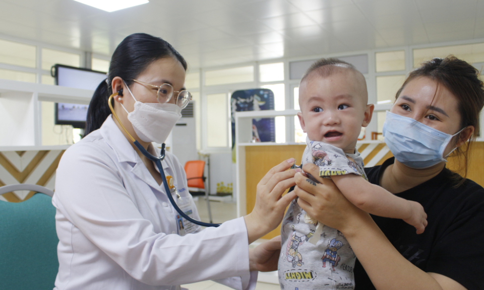 Chăm sóc sức khỏe toàn diện cho trẻ em