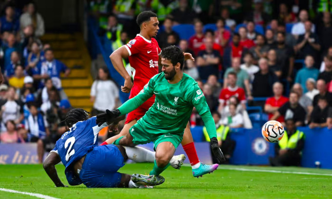 Chelsea và Liverpool hòa nhau trận thứ năm liên tiếp