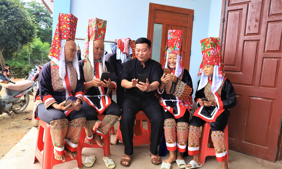 Bình Liêu: Đưa công nghệ số đến với người dân
