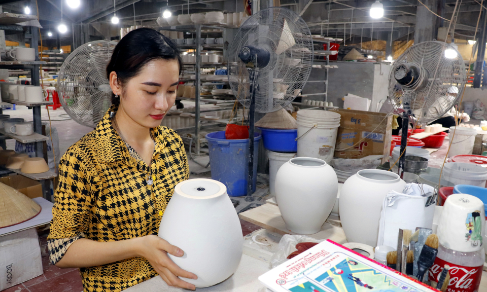 Phát huy giá trị du lịch làng nghề gốm sứ ở Đông Triều 
