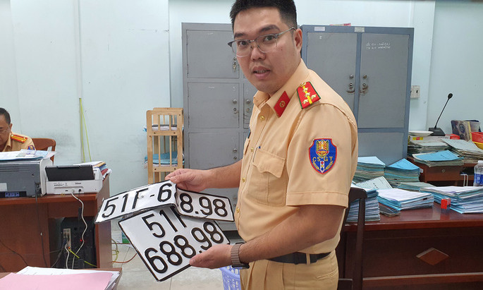 'Biển số định danh cho xe tải không thể gắn vào ô tô con'