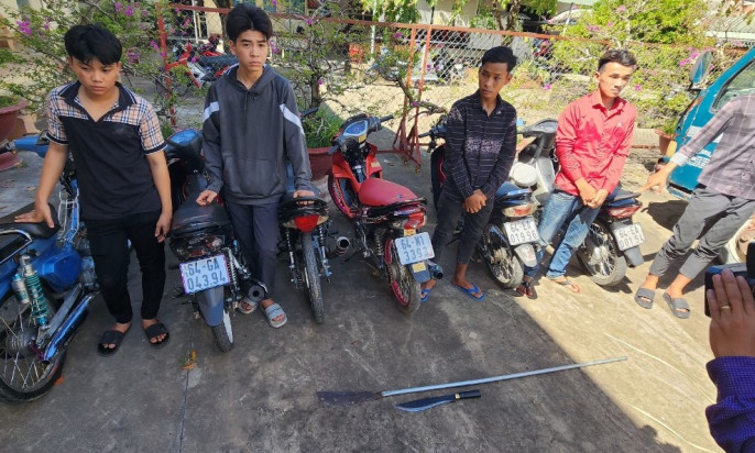 Xử lý nhóm thanh niên đua xe và cổ vũ đua xe trái phép