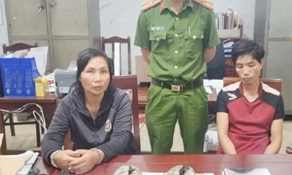 Bắt 2 đối tượng vận chuyển ma túy từ nước ngoài về Việt Nam