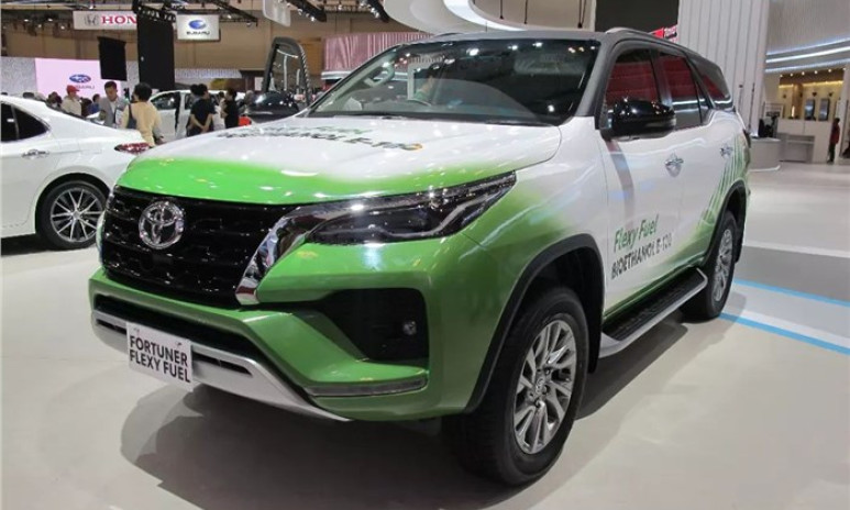 Toyota Fortuner phiên bản mới bất ngờ trình làng, nhăm nhe hất cẳng Ford Everest và Hyundai Santa Fe