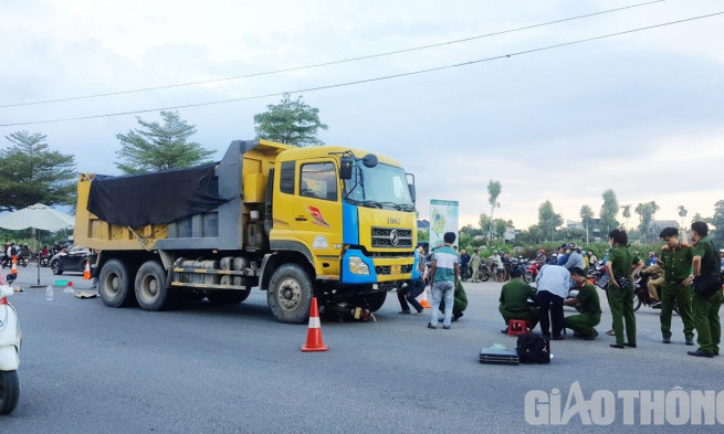 Quảng Ngãi: Xe tải tông xe máy, một người tử vong tại chỗ