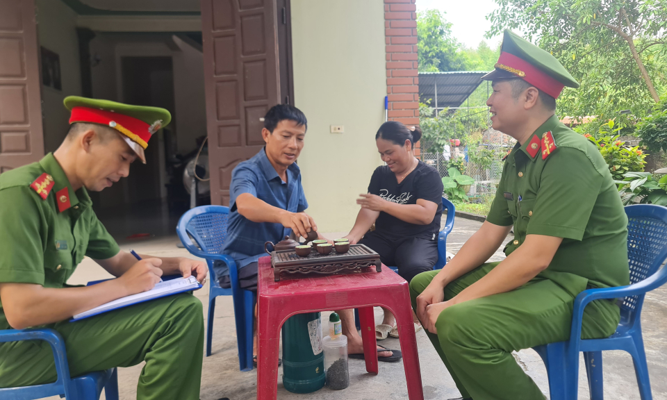 Trưởng công an xã tận tụy vì dân