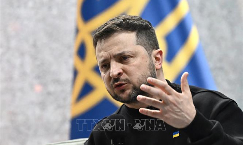 Tổng thống Ukraine sa thải các quan chức quân sự khu vực