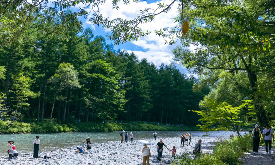 Đến Nhật Bản, ngắm Kamikochi xanh mát ngày Hè