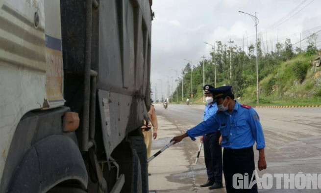 Quảng Ngãi: Phạt tài xế và chủ xe bồn hơn 230 triệu vì chở quá tải