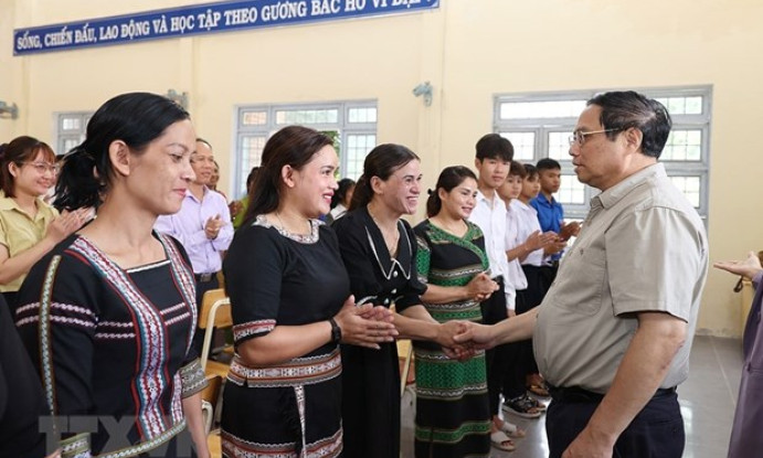 Thủ tướng kiểm tra công tác chuẩn bị năm học mới tại Kon Tum