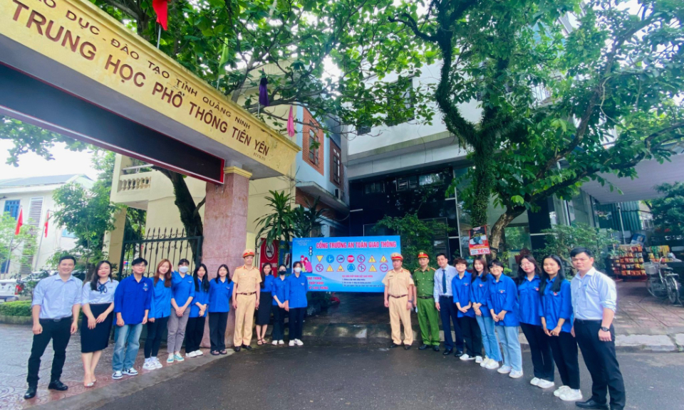 Nhiều biện pháp nâng cao ý thức người tham gia giao thông