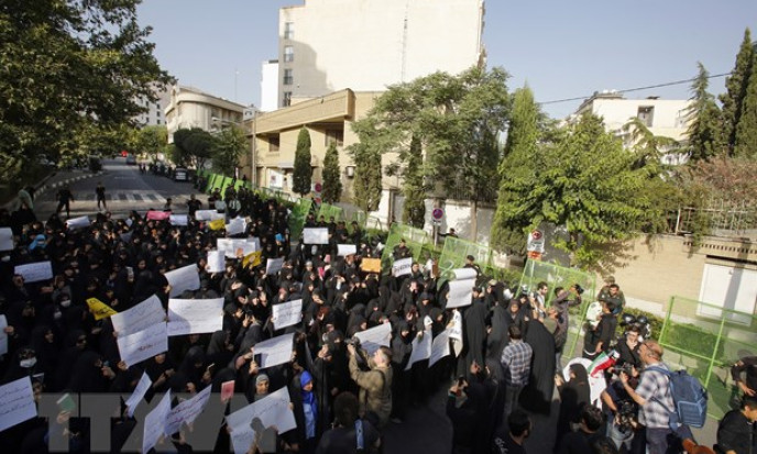 Vụ báng bổ kinh Koran: Iran triệu các đại diện của Thụy Điển, Đan Mạch