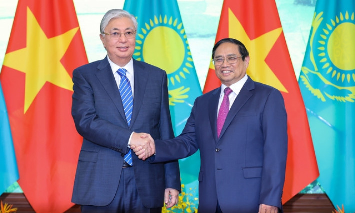 Thủ tướng Phạm Minh Chính tiếp Tổng thống Cộng hòa Kazakhstan