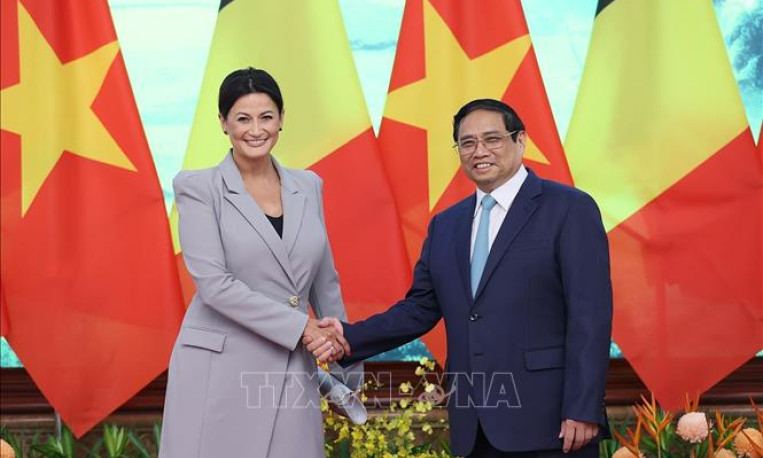 Thủ tướng Phạm Minh Chính hội kiến Chủ tịch Thượng viện Vương quốc Bỉ