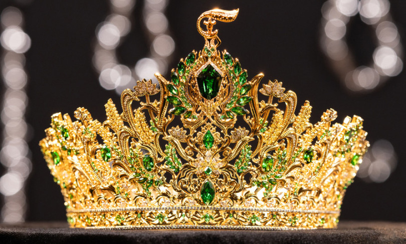 Vương miện Miss Grand Vietnam 2023 bằng vàng 24k với 872 viên đá kim cương zirconia