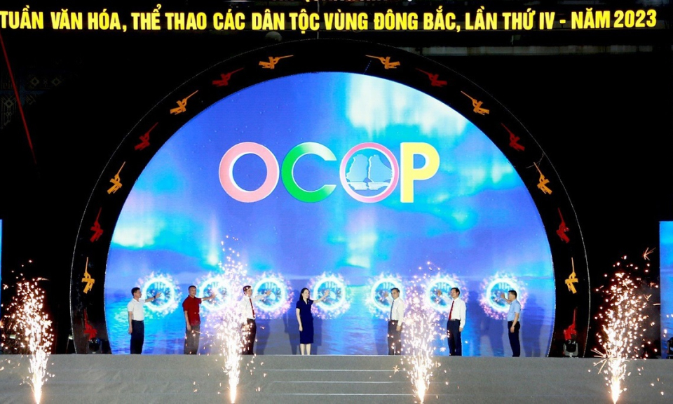 Khai mạc Hội chợ OCOP kết hợp thương mại tại huyện Tiên Yên
