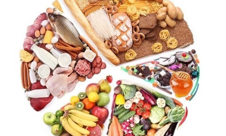 "Nhồi" thịt cá khi trẻ ăn dặm, càng ép càng biếng ăn
