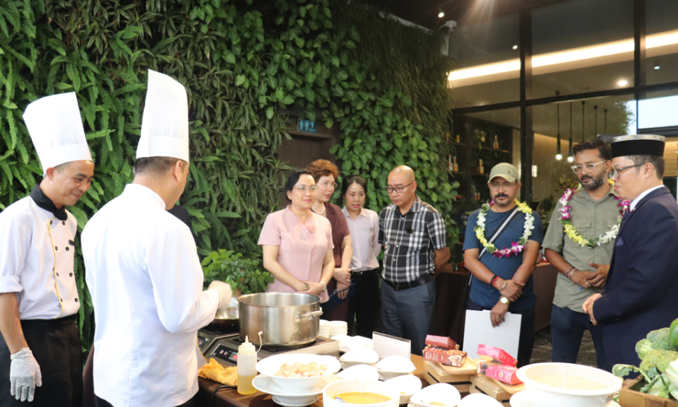 Quang Ninh welcomes Muslim tourists from India