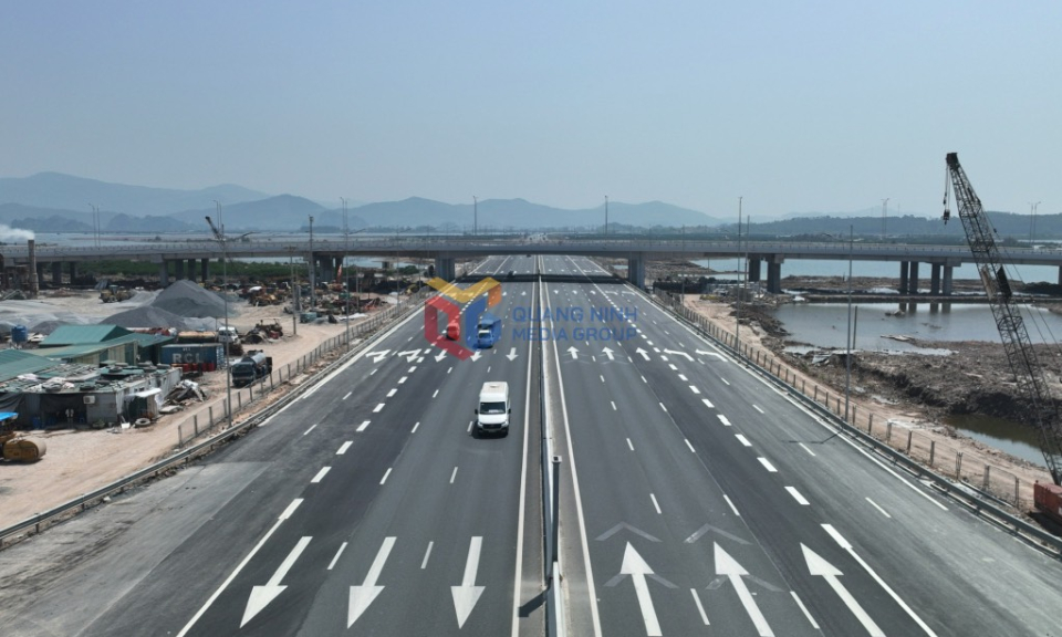 Nỗ lực hoàn thành nút giao Hạ Long Xanh