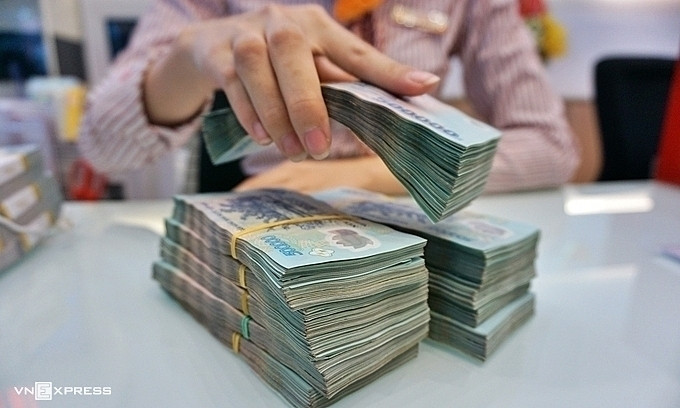 Nhiều ngân hàng đưa lãi suất tiết kiệm về dưới 6%
