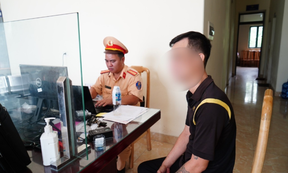 Uông Bí: Phát hiện 2 lái xe dương tính với ma tuý
