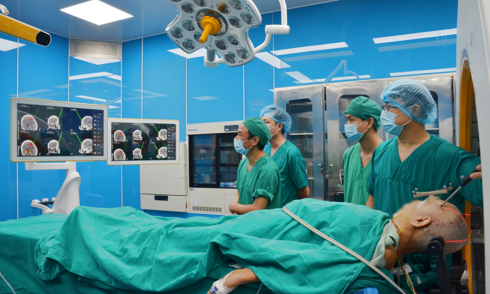 Bệnh viện Bãi Cháy: Tạo đột phá phát triển y tế chuyên sâu, thu hút người bệnh