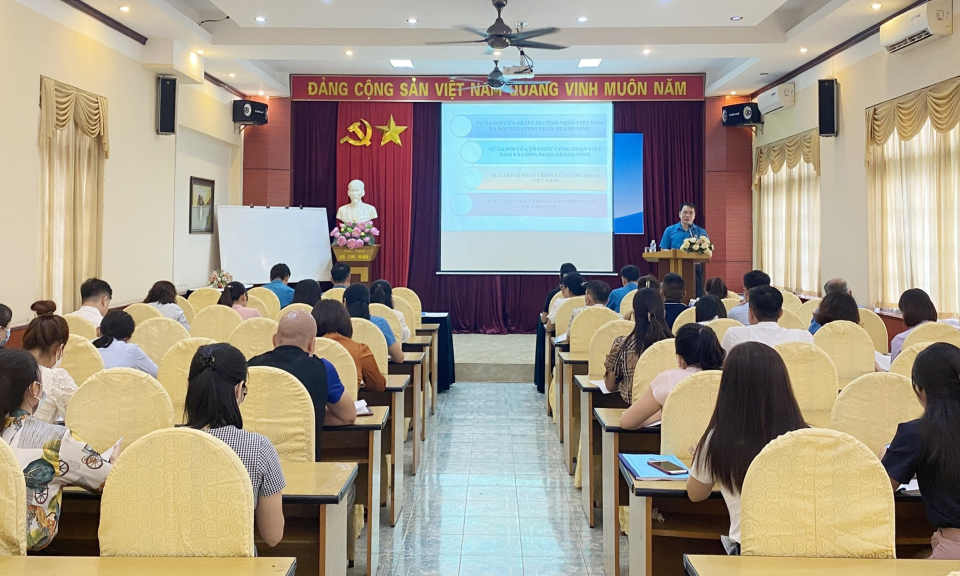 Xây dựng đội ngũ cán bộ công đoàn cơ sở chuyên nghiệp, đủ phẩm chất, năng lực