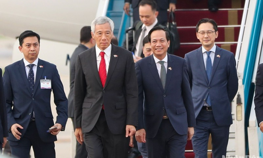 Thủ tướng Singapore đến Hà Nội, bắt đầu thăm chính thức Việt Nam