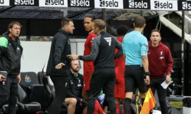 Van Dijk nguy cơ bị phạt nặng