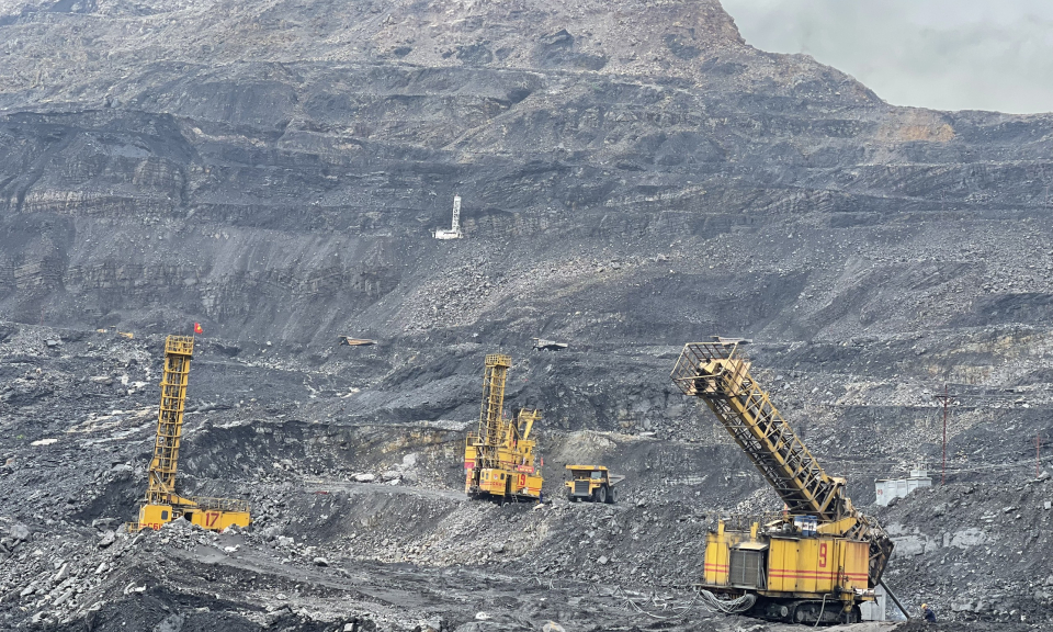 Vững tin xây dựng Quảng Ninh ngày càng giàu đẹp, văn minh