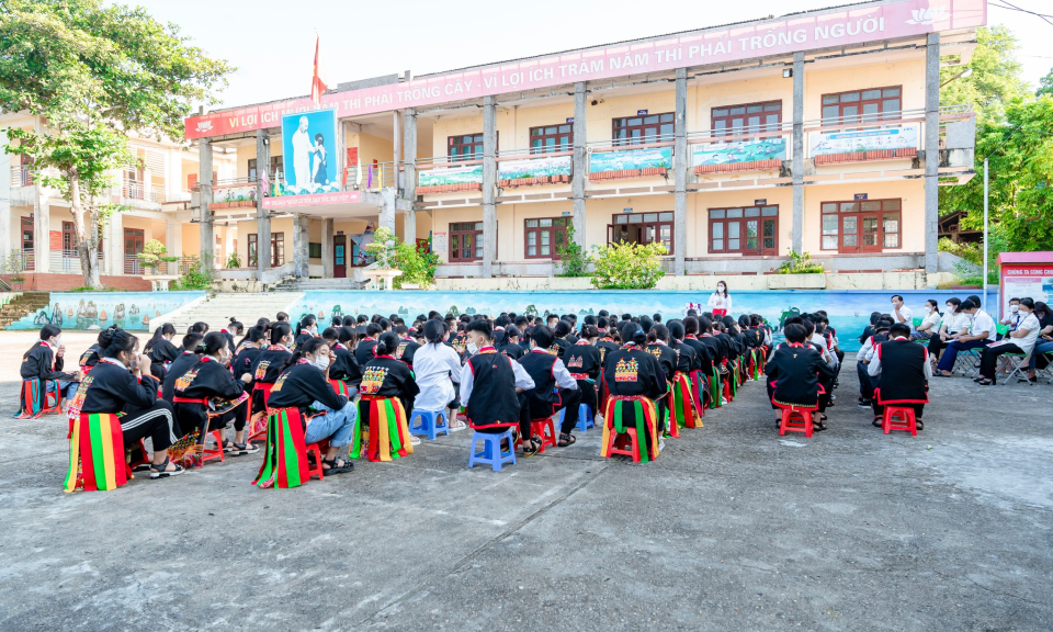 Sớm triển khai việc sáp nhập 2 trường PTDTNT trên địa bàn thành phố Hạ Long