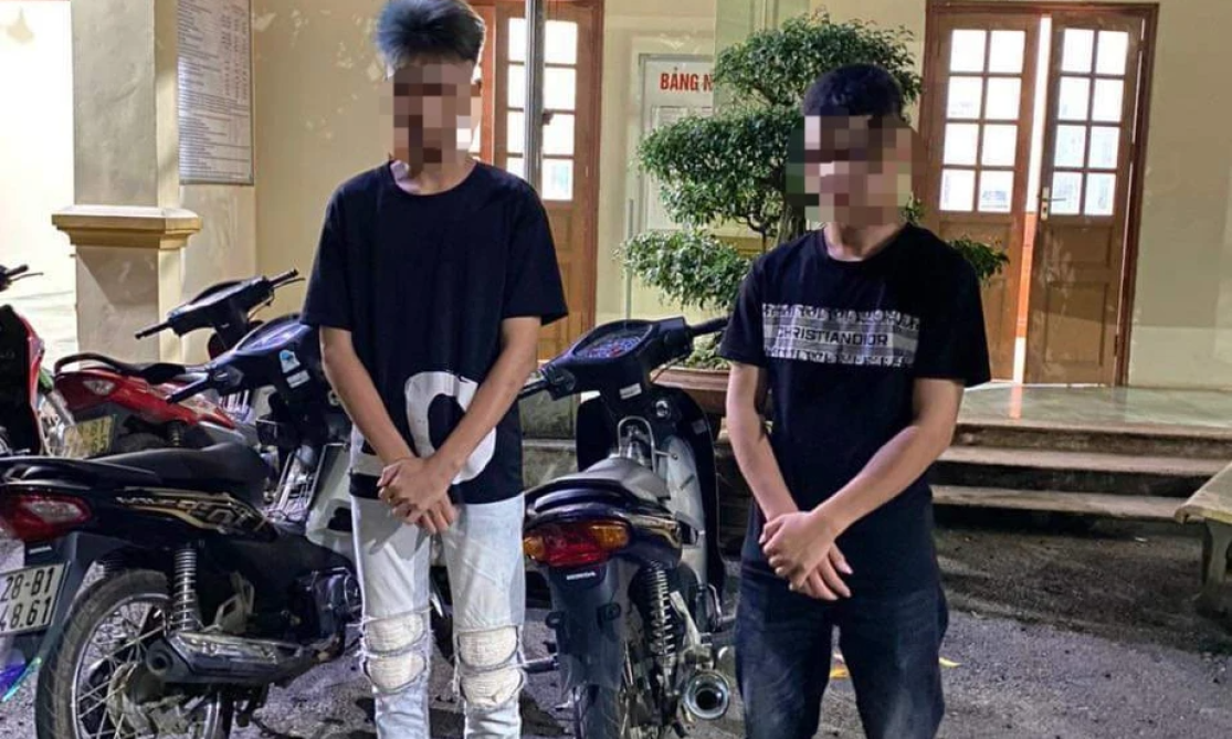Hoà Bình: 2 thanh niên nhiều lần lạng lách, rú ga trêu chọc CSGT