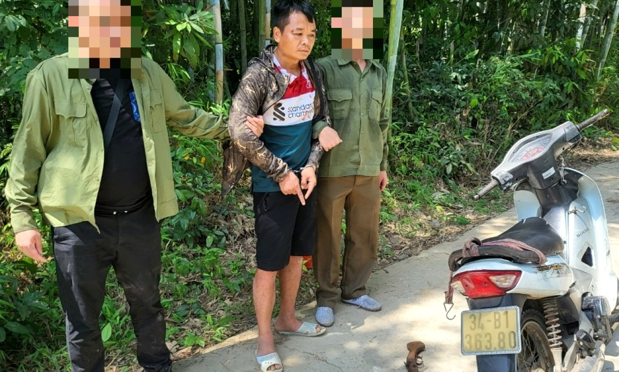 Bị khởi tố vì tàng trữ súng trái phép