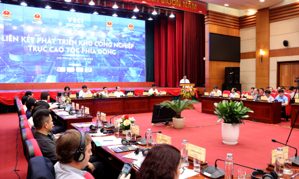 Diễn đàn liên kết phát triển KCN trục cao tốc Đông Tây