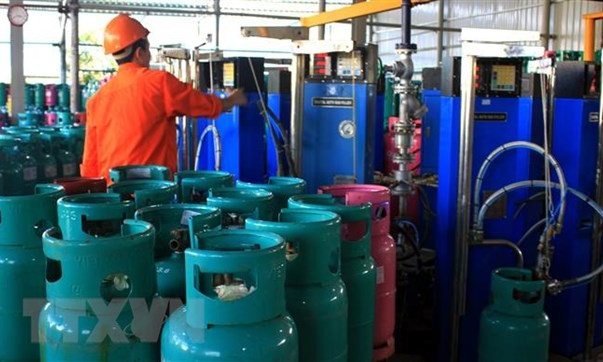 Từ ngày 1/9 giá gas bán lẻ trong nước tăng tới 33.000 đồng mỗi bình