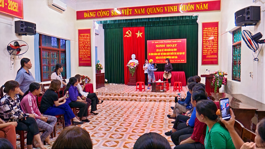 Sinh hoạt CLB phòng chống bạo lực gia đình tại phường Nam Hòa (TX Quảng Yên).