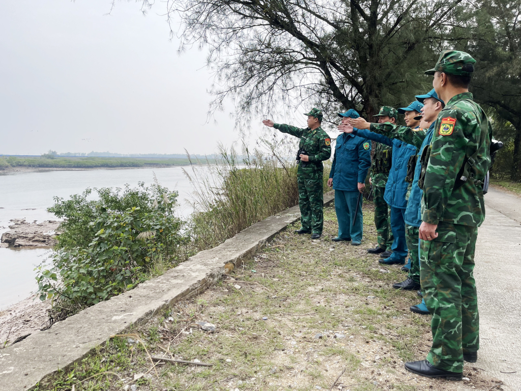 Đồn BP Hải Hoà chủ trì phối hợp với các lực lượng chức năng địa phương tuần tra tuyến biên giới đơn vị phụ trách.