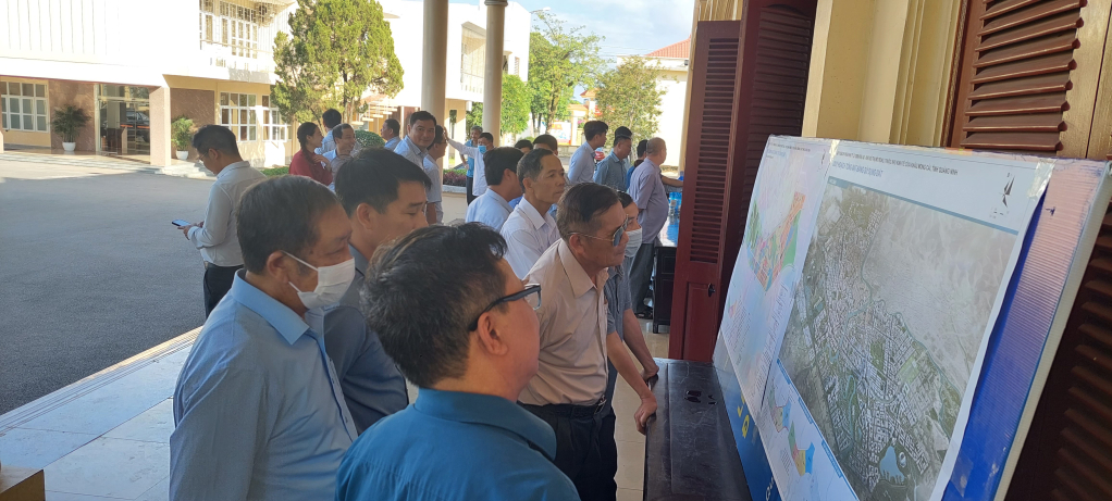 Ngày 11/11/2022, TP Móng Cái tổ chức công bố các quy hoạch phân khu chức năng thuộc Quy hoạch chung xây dựng KKT cửa khẩu Móng Cái 